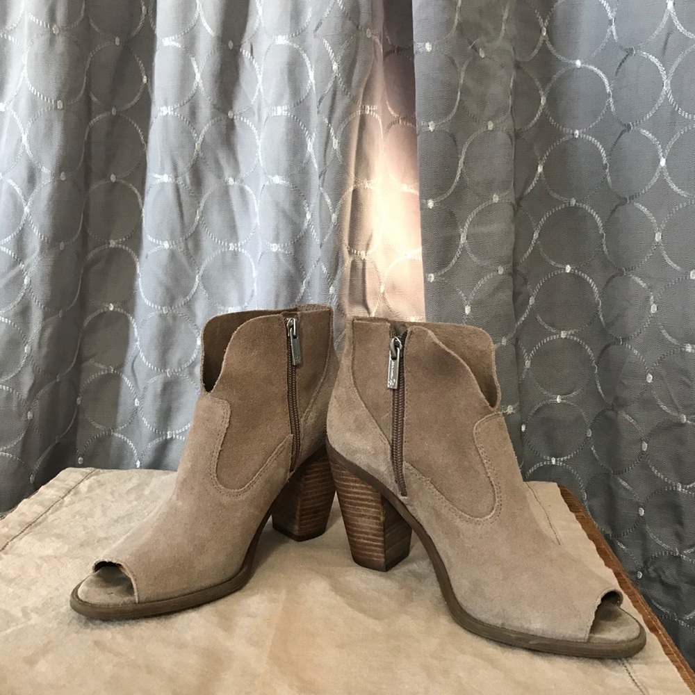 Jessica Simpson peep toe heeled bootie